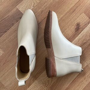 NEW Nisolo Almond Leather Ankle Boots Size 10